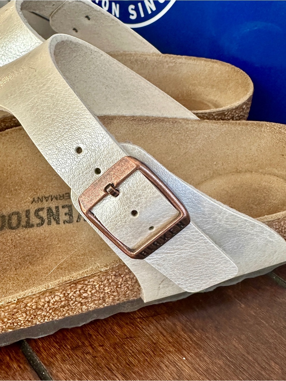 Birkenstock Pearl White Gizeh Leather Thong Sandals - Picture 2 of 11